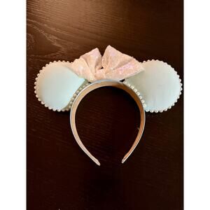 Light Blue Minnie Mouse ear headband